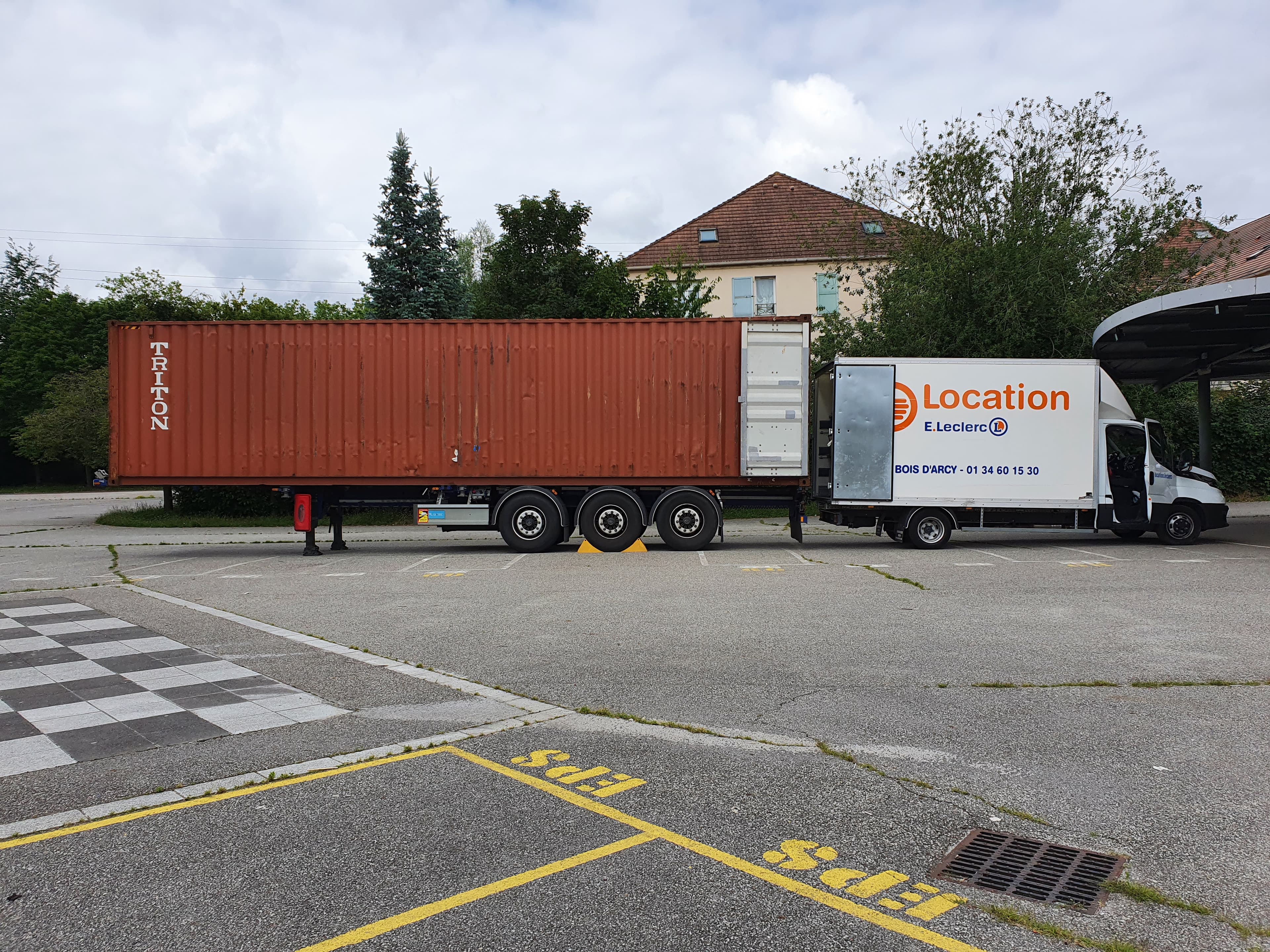 Container #1 — Collège Bani Israel